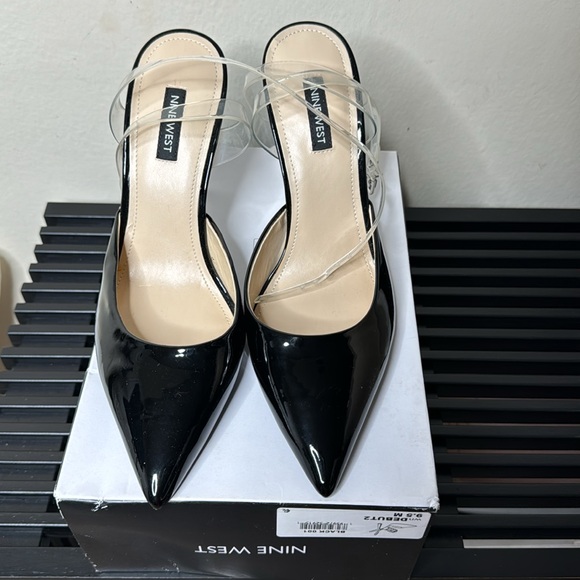 Black Heels w/Strap around Ankle - Picture 4 of 7